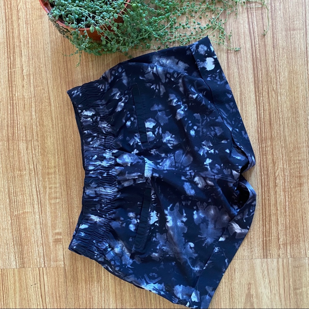 •SOLD• Lululemon Spring Break Away Short - Picture 5 of 5